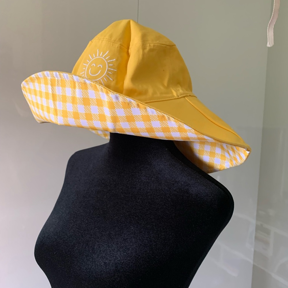 Sun hat, gorgeous, cotton reversible by super goop!!